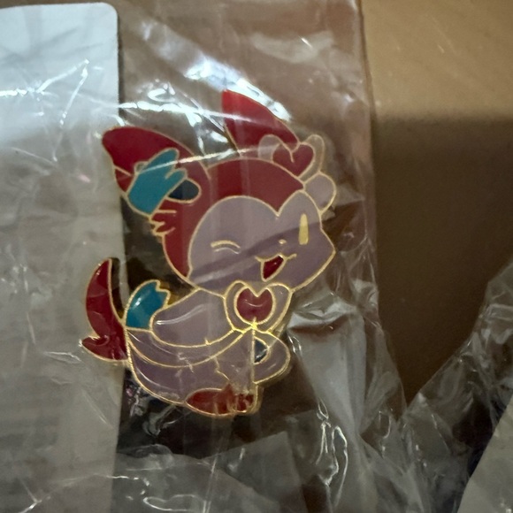 Set of 7 Pokemon Eevee evolution pins NEW umbreon vaporeon leafeon
Sylveon - Picture 7 of 10